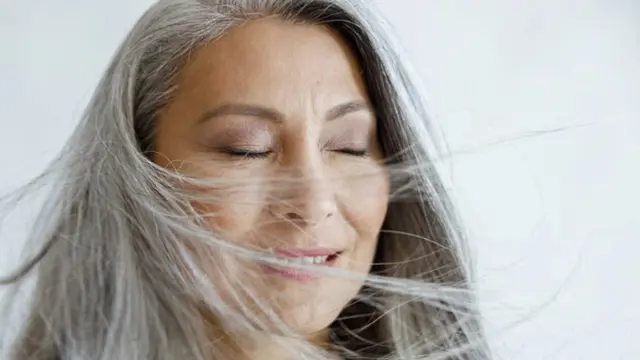 Kenapa Uban Sebaiknya Tidak Dicabut? Berikut Penjelasannya! (photo by freepik.com)