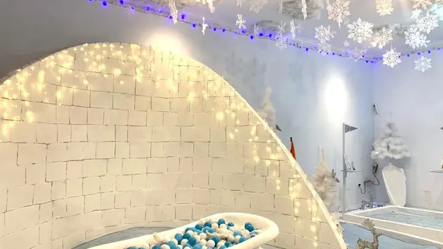 Wisata Indoor Baru di Jakarta, Bisa Main Golf sambil Foto Estetik!