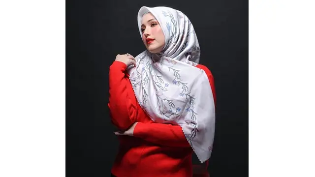 6 Gaya Pemotretan Adelia Istri Pasha Ungu Paling Curi Perhatian, Selalu Modis