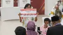 Simulasi dilakukan di lokasi Tempat Pemungutan Suara (TPS) yang mulai dibuka pukul 07.00 WIB hingga pukul 13.00 WIB. (Liputan6.com/Herman Zakharia)