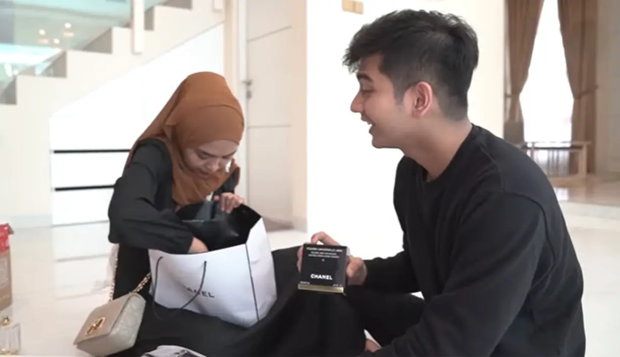 Ria Ricis dan Teuku Ryan (Youtube/ Ricis Official)