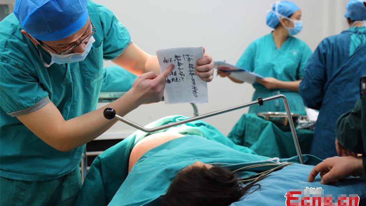 Aksi Dokter Semangati Pasien Tunawicara Ini Harukan Publik