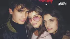 Selain Taylor Hill, kakak dan adiknya pun mulai sering tampil di catwalk.
