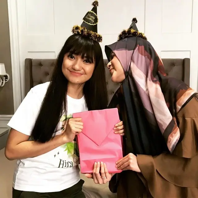 Didampingi ketika Mualaf, Ini 6 Potret Persahabatan Marcella Simon dan Cut Meyriska