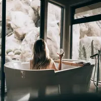 Ilustrasi mandi. (Foto: unsplash.com)