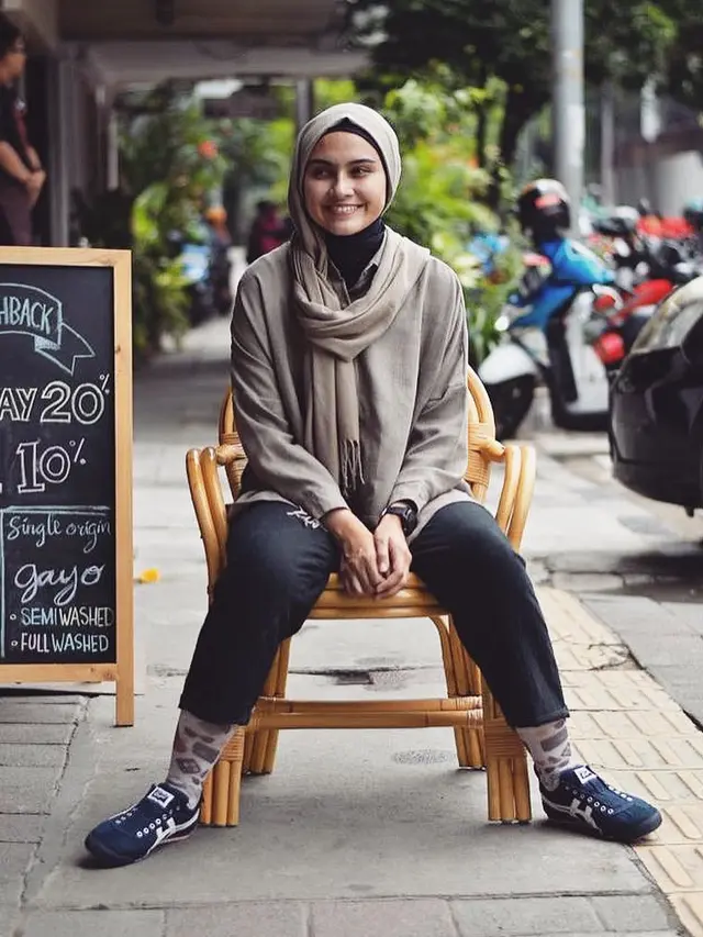 [Fimela] Zee Zee Shahab