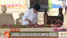 Jokowi berada di makam proklamator kemerdekaan Republik Indonesia itu sekitar 10 menit.