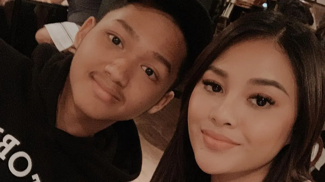 7 Potret Kebersamaan Azriel dan Aurel Hermansyah, Sibling Goals
