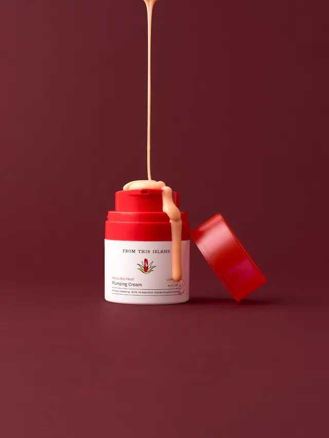 Beauty Review: Sambut Era Baru Kulit Sehat Bersama Papua Red Fruit Plumping Cream dari From This Island