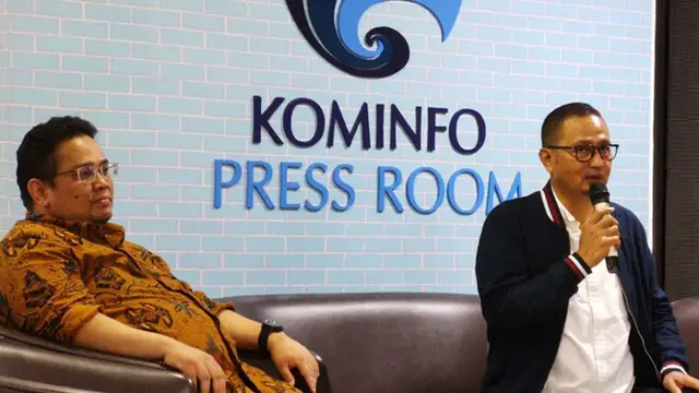 Komisioner Bawaslu, Rahmat Bagja dan Dirjen Aptika Kemkominfo, Semuel Abrijani Pangerapan. Liputan6.com/Andina Librianty