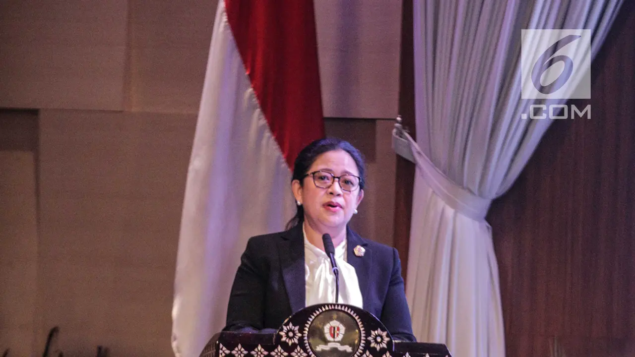 Disaksikan Megawati, Puan Maharani Dianugerahi Pin Alumni Kehormatan Lemhanas