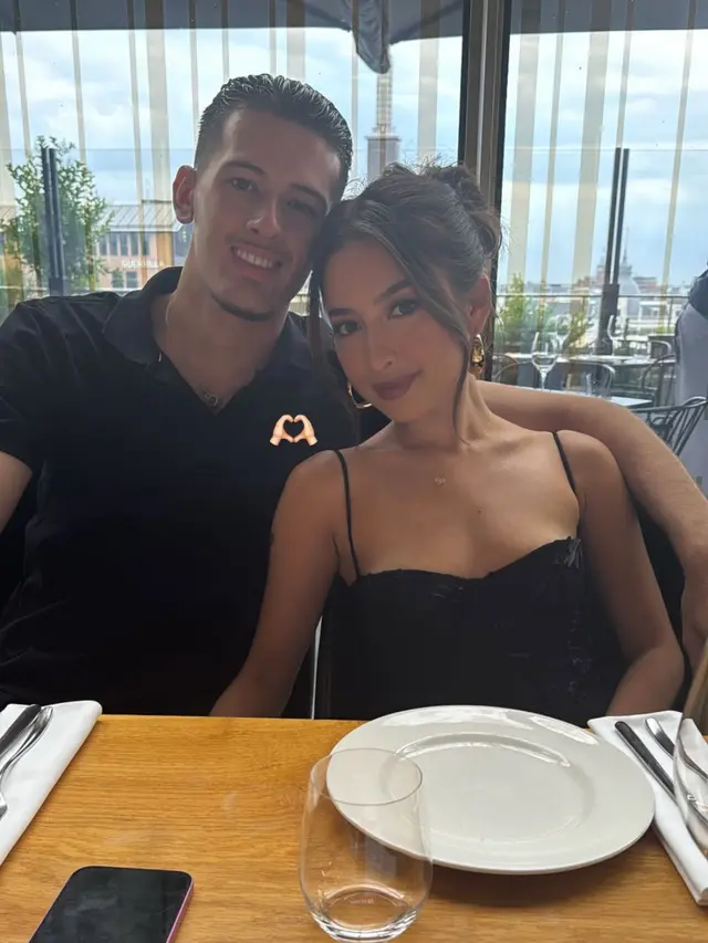 Potret Ulang Tahun Jennifer Coppen ke-24.