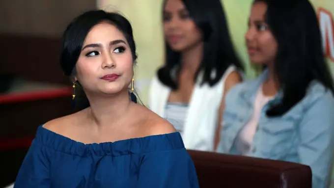 [Bintang] Gita Gutawa Louching Diatas Rata-rata