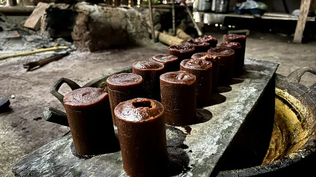 Gula Aren hasil produksi masyarakat Desa Banjar Banyuwangi (Hermawan Arifianto/Liputan6.com)