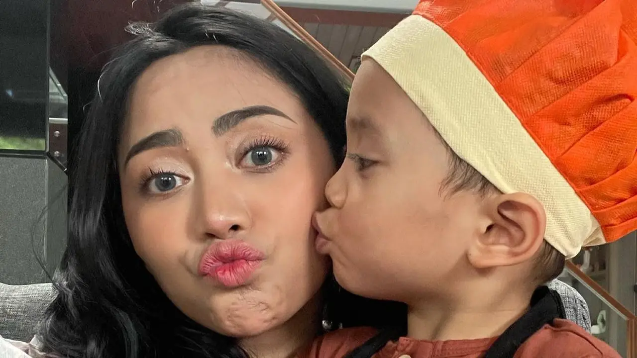 [Fimela] 7 Potret Menggemaskan Xabiru