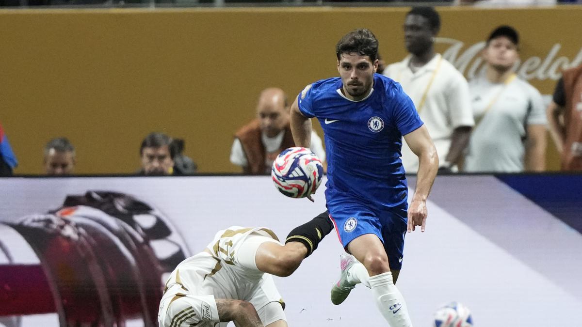 Masih Berkabung atas Kepergian Diogo Jota, Chelsea Tak Paksa Pedro Neto Tampil Lawan Palmeiras