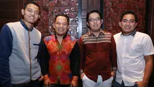 Berbeda dengan personil lain, vokalis Faank menjalani ibadah umrah ke Tanah Suci Makkah dan baru pulang setelah lebaran. (Galih W. Satria/Bintang.com)
