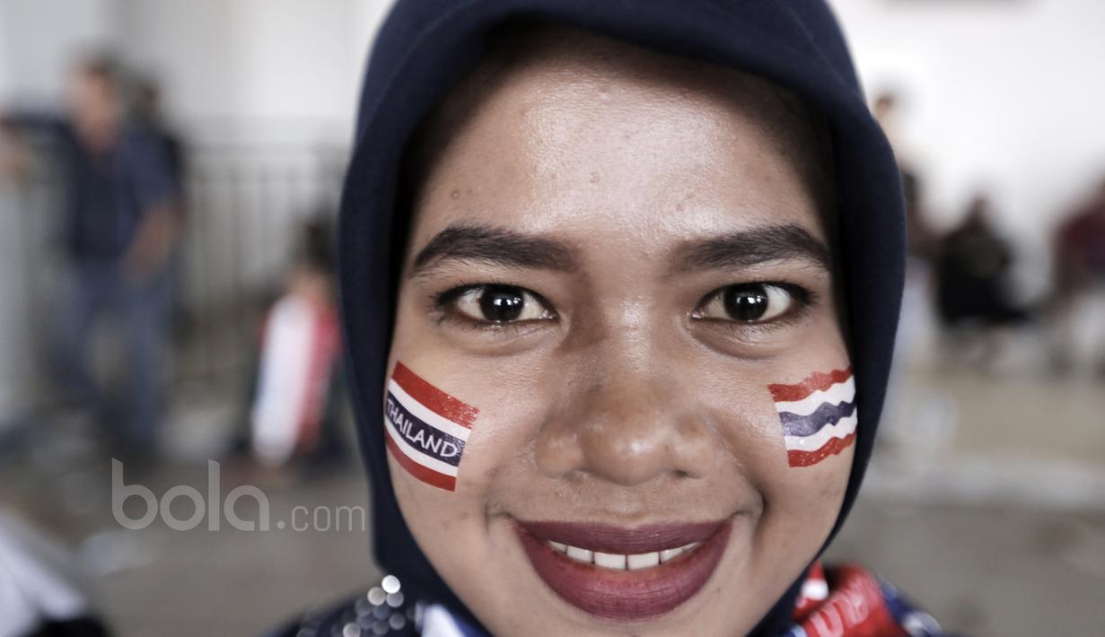 Narafah Chewae (23 tahun) Menekuni jurusan Informatika di UHAMKA, Narafah berasal dari Yala, Thailand Selatan. (Bola.com/Nicklas Hanoatubun)