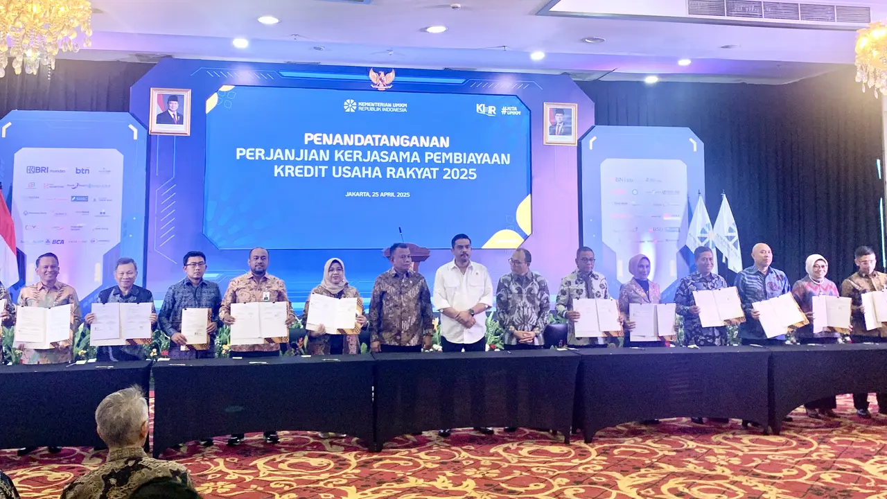 Kementerian Usaha Mikro Kecil dan Menengah (UMKM) melalui Deputi Bidang Usaha Mikro menandatangani Perjanjian Kerja sama Pembiayaan (PKP) Kredit Usaha Rakyat (KUR) 2025. (Foto: Liputan6.com/Natasha A)