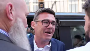Langkah Pertama Andy Burnham sebagai PM Inggris