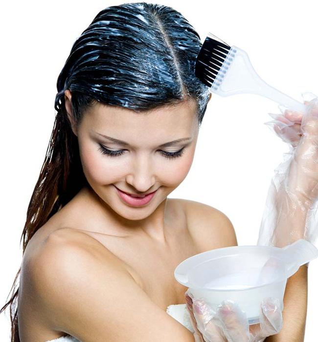 Hair mask yogurt bisa melebatkan dan menghilangkan ketombe/copyright Shutterstock.com