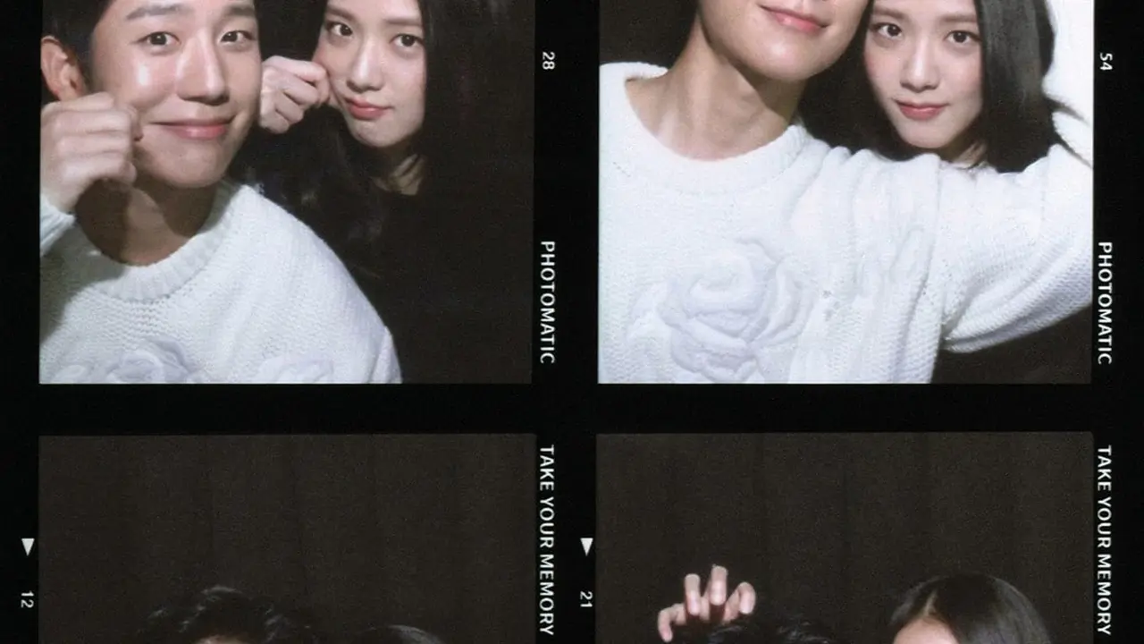 Potret Jisoo Blackpink dan Jung Hae-in untuk Harper Bazaar