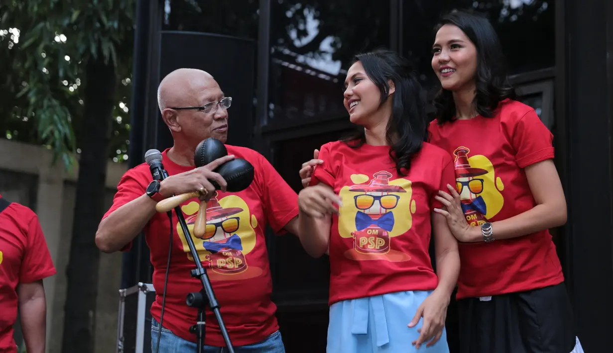 Aksi kocak para personel grup musik itu akan dibuat film dengan judul OM PSP Laris Manis Reborn. Tidak hanya mereka, film ini akan menggaet banyak komika  untuk film komedi. (Adrian Putra/Bintang.com)