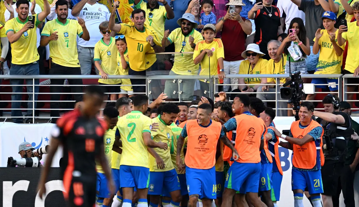 Brasil unggul lebih dulu lewat gol yang dicetak Raphinha di menit ke-12. (Patrick T. Fallon/AFP)