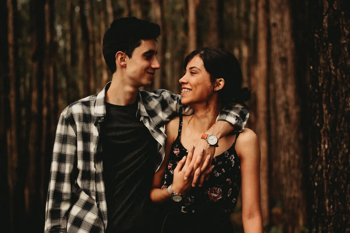 pasangan cinta