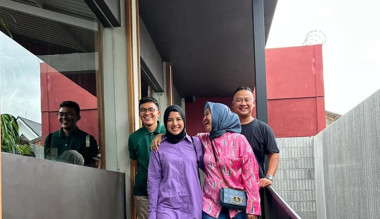 Tya Ariestya Berhijab (Instagram/tya_ariestya)