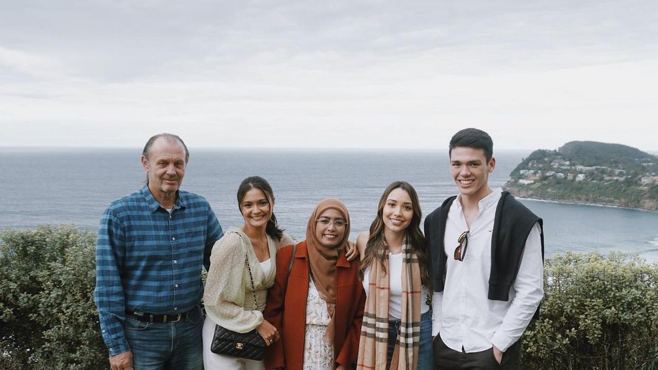 Rayakan Ultah ke-22, Ini 6 Momen Amanda Rawles Kumpul Bareng Keluarga