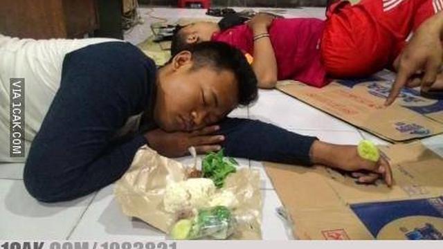 7 Potret Kocak Akibat Terlalu Ngantuk Ini Bikin Ketawa Hot Liputan6 Com