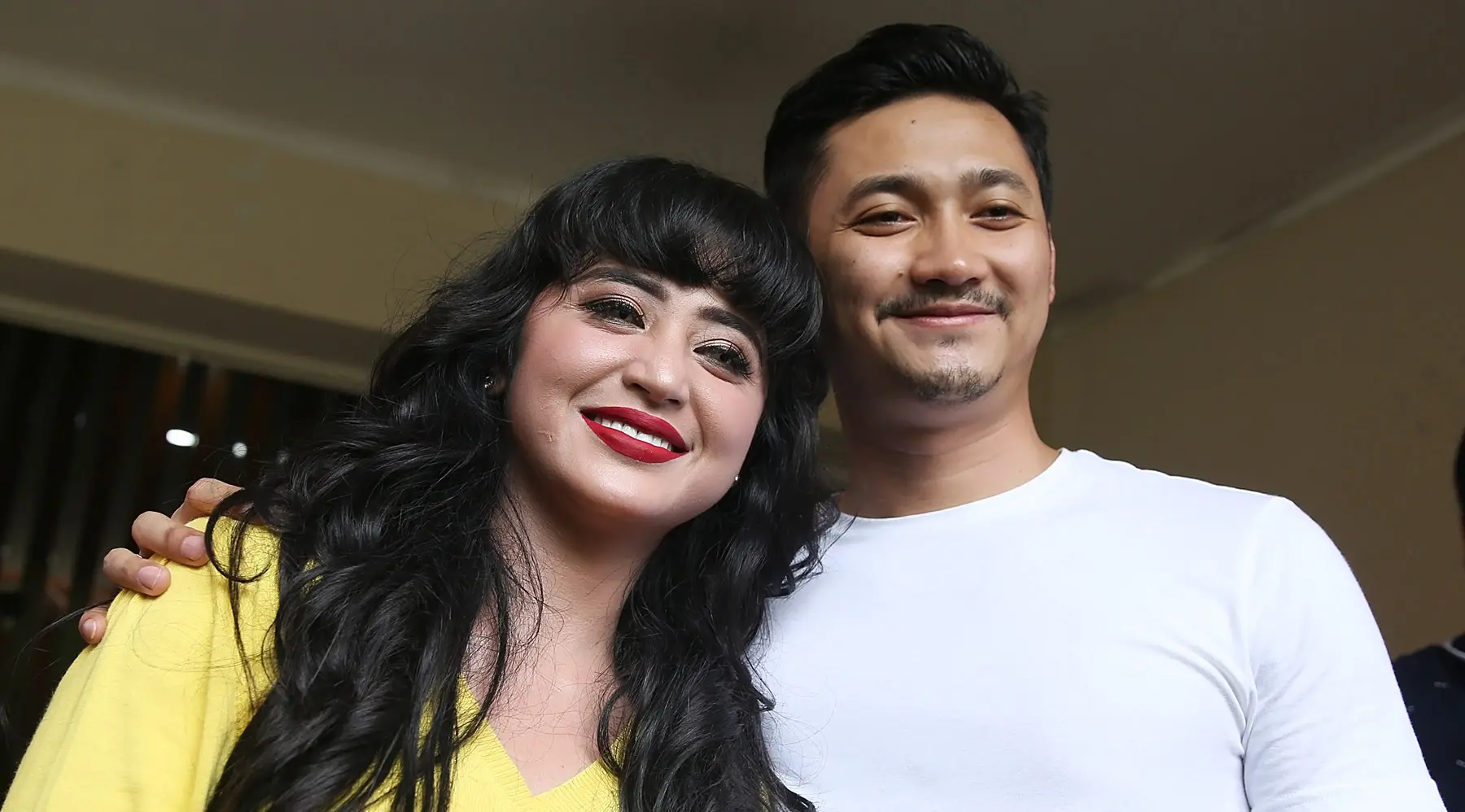 Dewi Perssik dan Angga Wijaya. (Bambang E. Ros/bintang.com)