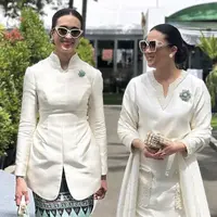 Gaya Artis dan Ibu Pejabat Kenakan Atasan Siluet Kebaya saat Lebaran. [@widi.wardhana]