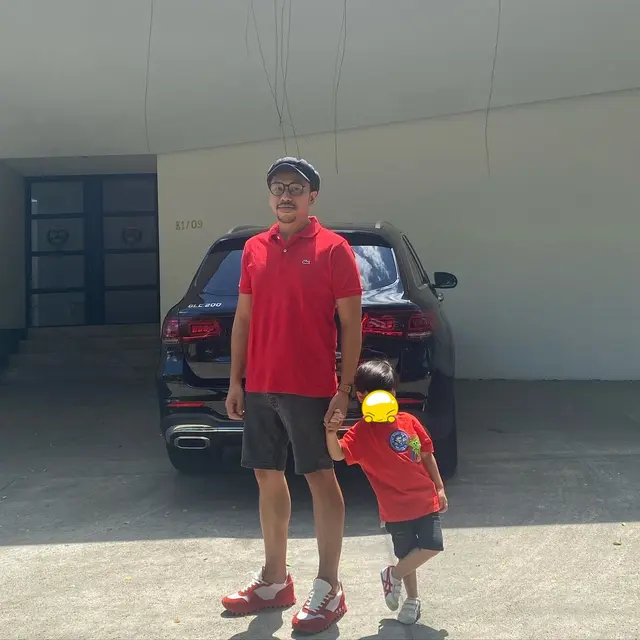 Turun 20 Kg, Ini 6 Potret Terbaru Sammy Simorangkir yang Tampak Lebih Muda