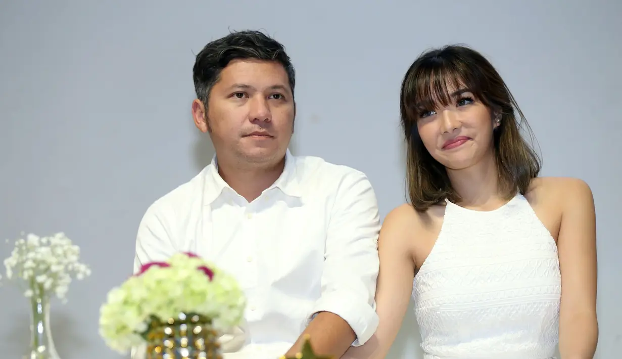 Di kawasan Mega Kuningan, Jakarta Selatan, beberapa waktu lalu, Gading dan Gisel berbagi cerita soal tips menjaga keharmonisan ala mereka. Menurut Gading, saling mengerti adalah kunci utamanya. (Nurwahyunan/Bintang.com)