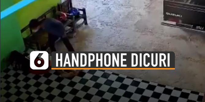 VIDEO: Miris, Handphone Dicuri Maling saat Pria Ini Terlelap Tidur