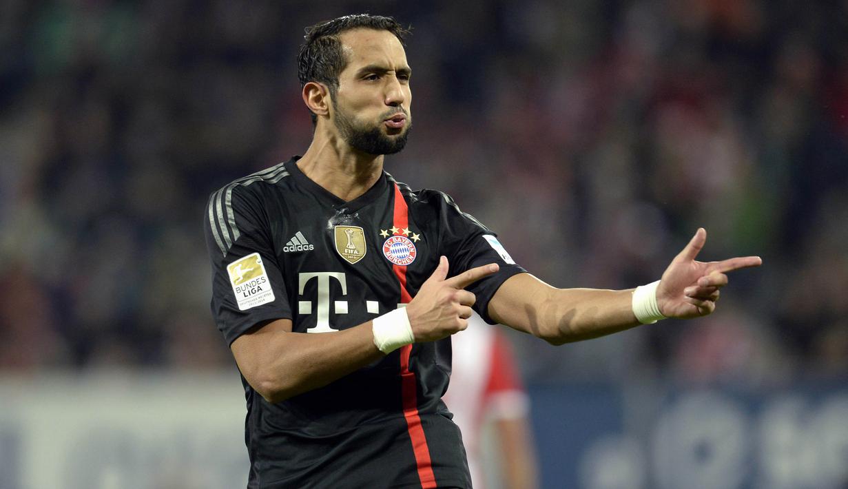 2. Mehdi Benatia - Bergabung dengan Bayern Munchen tahun 2014 berharga £ 21 juta, namun pemain bek timnas langganan Maroko justru sering berkutat dengan cedera dan terpaksa dijual ke klub Serie A Juventus. (AFP/Christof Stache)