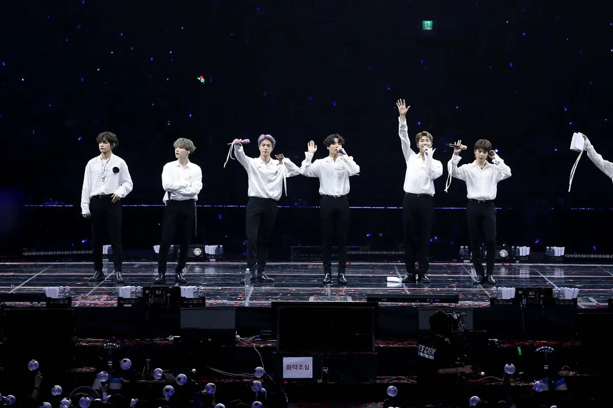 Bring The Soul: The Movie Rilis, BTS Pamer Nonton Bareng