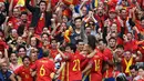 Para pemain Spanyol merayakan kemenangan atas Republik Ceska pada laga perdana Grup D Piala Eropa 2016. Pada laga selanjutnya tim matador akan behadapan dengan Turki. (AFP/Pascal Guyot)