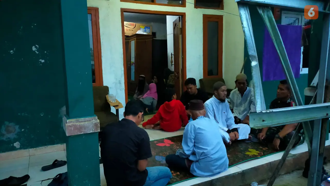 Rumah duka korban bayi meningg korban gigitan ular di Kota Sukabumi (Liputan6.com/Fira Syahrin).