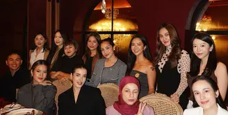 Sebagai founder brand kecantikan lokal, Nagita Slavina hingga Luna Maya kumpul bareng saat dinner [@tasyafarasya]