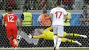 Kiper Inggris, Jordan Pickford, gagal mengamankan penalti Tunisia pada laga Grup G Piala Dunia di Volgograd Arena, Volgograd, Senin (18/6/2018). Inggris menang 2-1 atas Tunisia. (AP/Sergei Grits)