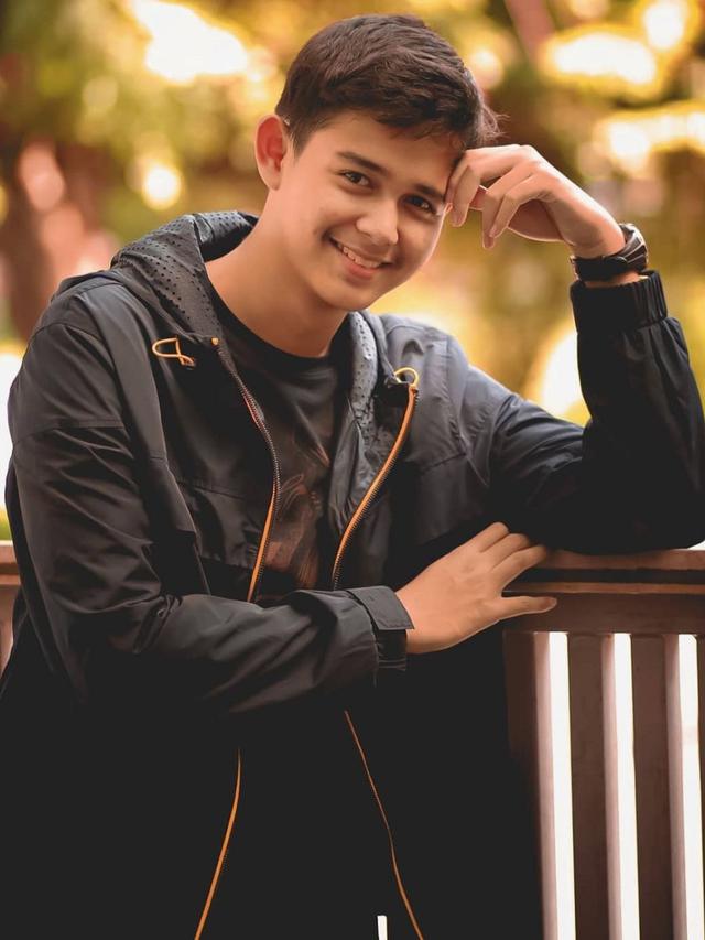 Potret Ganteng Ahmad Titan At Tariq