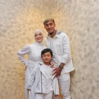 Potret Miro Materazzi bersama Okie Agustina dan Gunawan Dwi Cahyo (Sumber: Instagram/miromaterazzi)