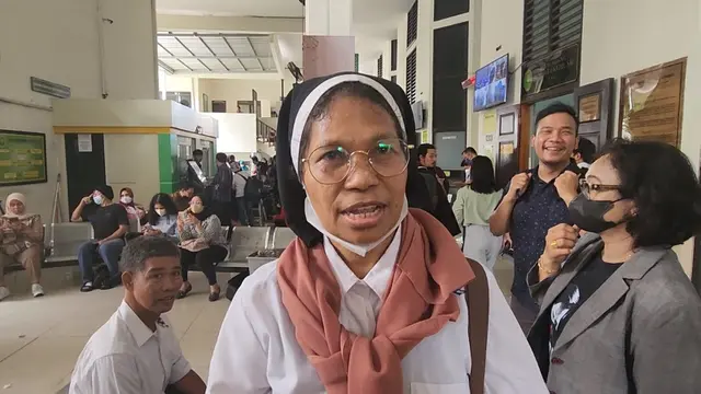 Biarawati Suster Sesilia datang langsung pada sidang putusan Richard Eliezer alias Bharada E di Pengadilan Negeri (PN) Jakarta Selatan, Rabu (15/2/2023). (Bachtiarudin Alam/Merdeka.com)