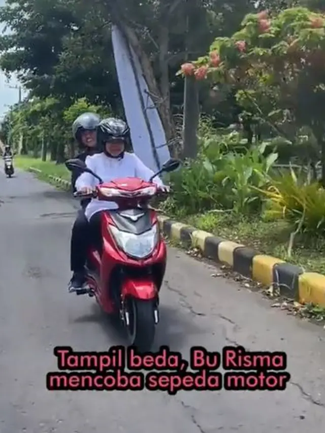 6 Potret Tri Rismaharini Naik Motor Listrik, Kendaraan Dinas Baru
