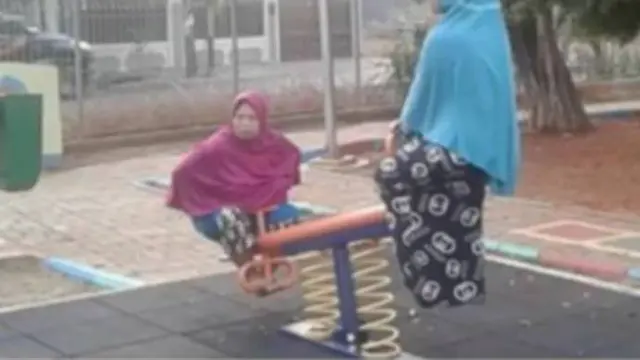 8 Potret Kocak Emak-Emak Kalau Lagi Gabut Ini Bikin Tepuk Jidat