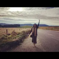 Ketika mendapatkan masalah, ada kemungkinan seseorang akan mengutuk dirinya sendiri, tapi mulai kini, cobalah untuk diam dan silahkan baca quote Merry Riana ini. (Foto: Instagram)