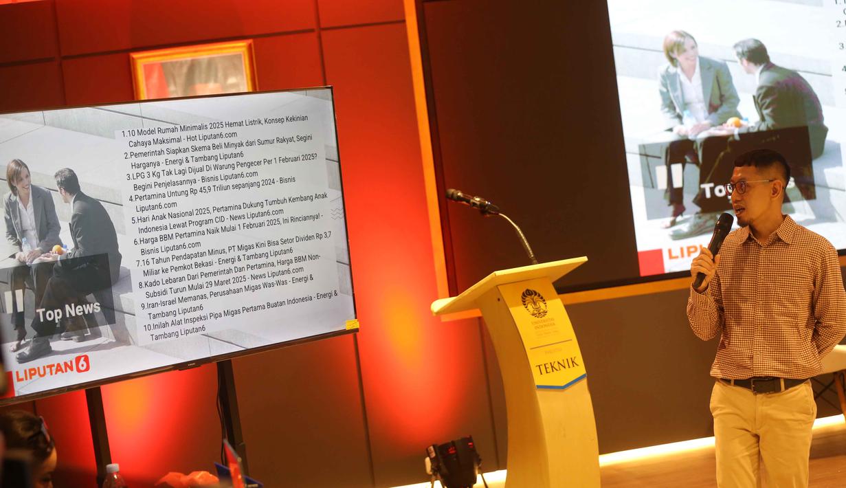 Social Media Manager Kapanlagi Youniverse, Eko Setiawan, saat presentasi pada seminar Upstream Force We Are The Energy di Auditorium Lantai 2 Gedung Interdisciplinary Engineering Fakultas Teknik Universitas Indonesia (IDE FTUI), Depok, Jawa Barat, Selasa (4/11/2025). Upstream Force bukan cuma event biasa, ini wadah buat kamu, generasi muda, jadi game changer di dunia energi hulu Indonesia. (Liputan6.com/Helmi Fithriansyah)